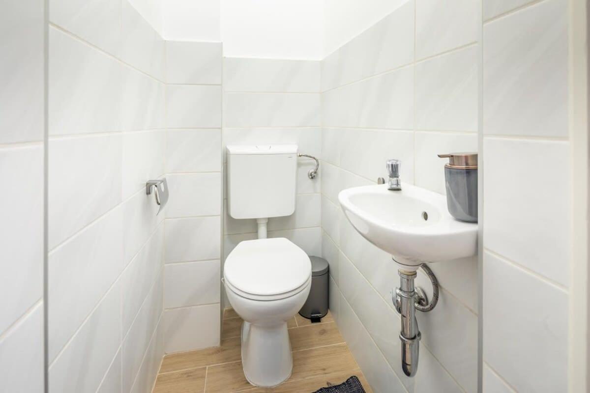Very Large With Air Conditioning Apartment