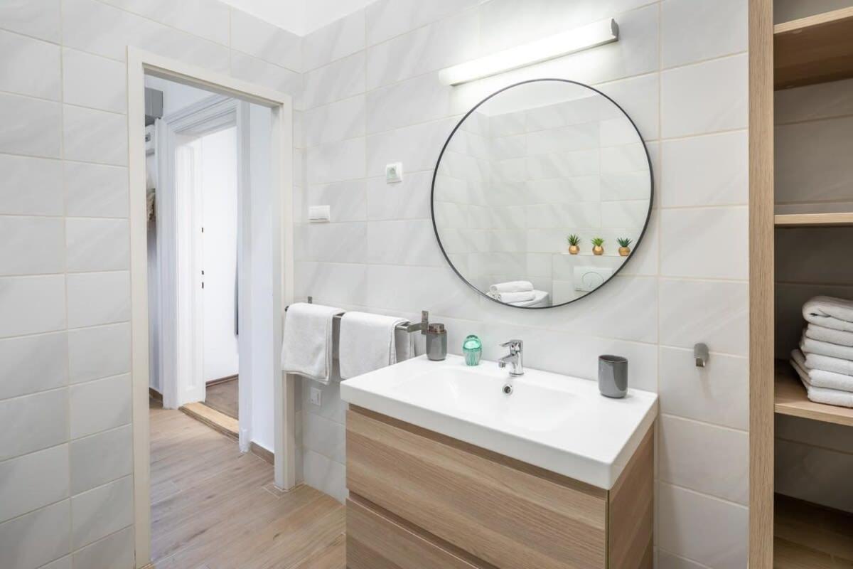 Apartment Very Large With Air Conditioning *