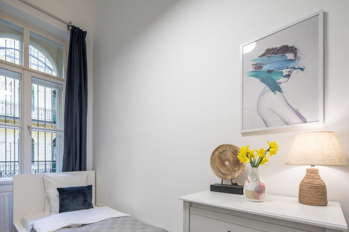 Apartment Very Large With Air Conditioning Budapest