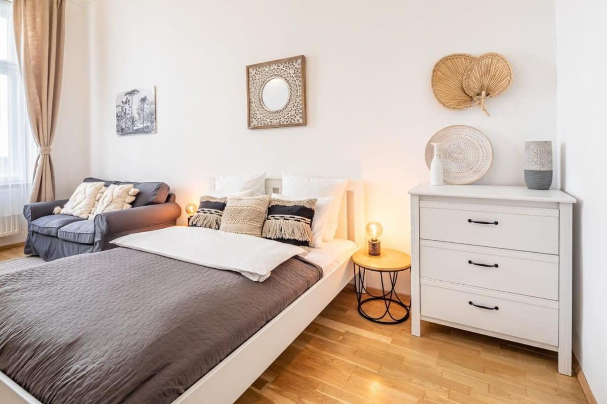 Very Large With Air Conditioning Apartment Budapest